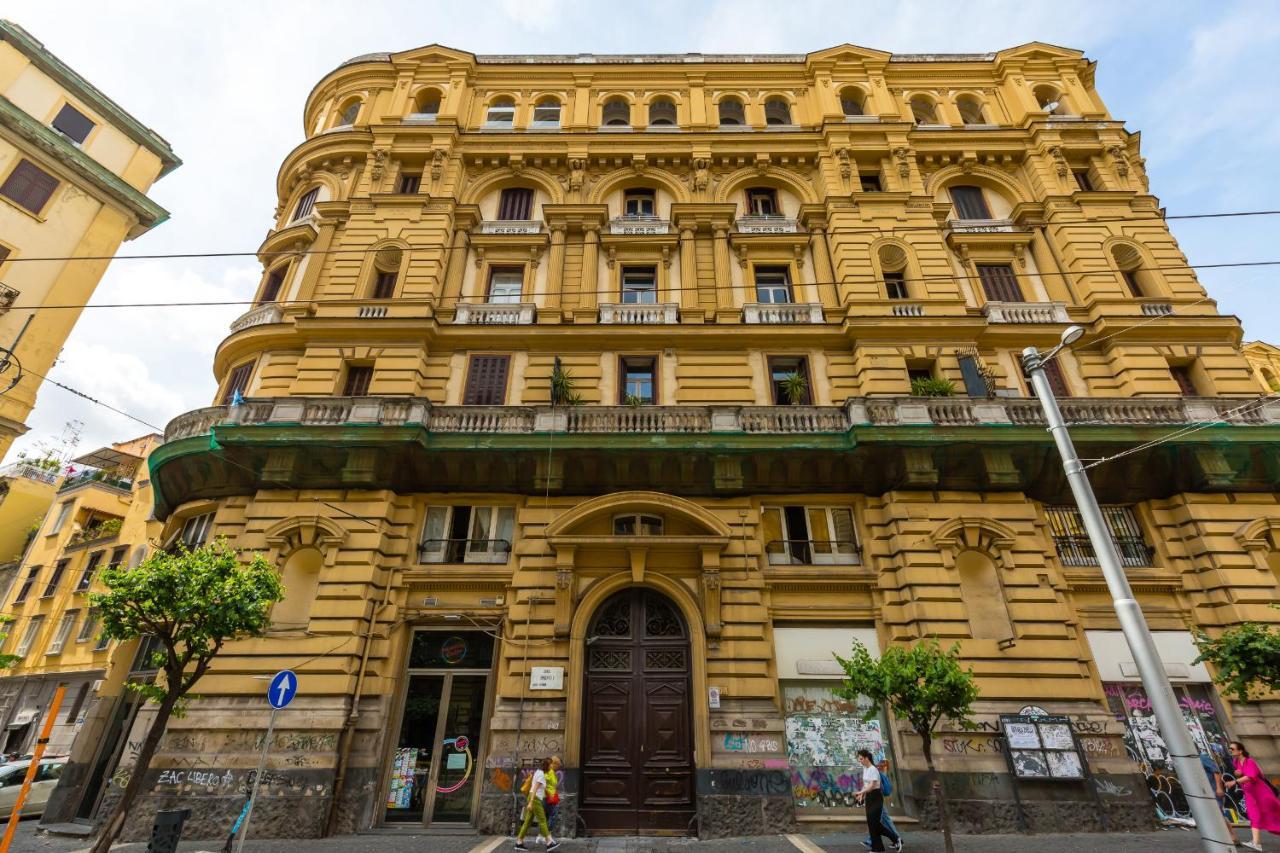 Rettifilo Family Apartment By Wonderful Italy Napoli Dış mekan fotoğraf
