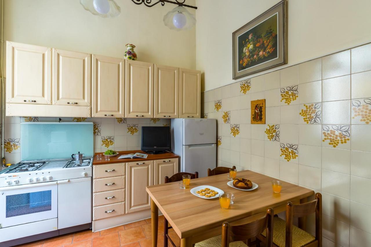 Rettifilo Family Apartment By Wonderful Italy Napoli Dış mekan fotoğraf