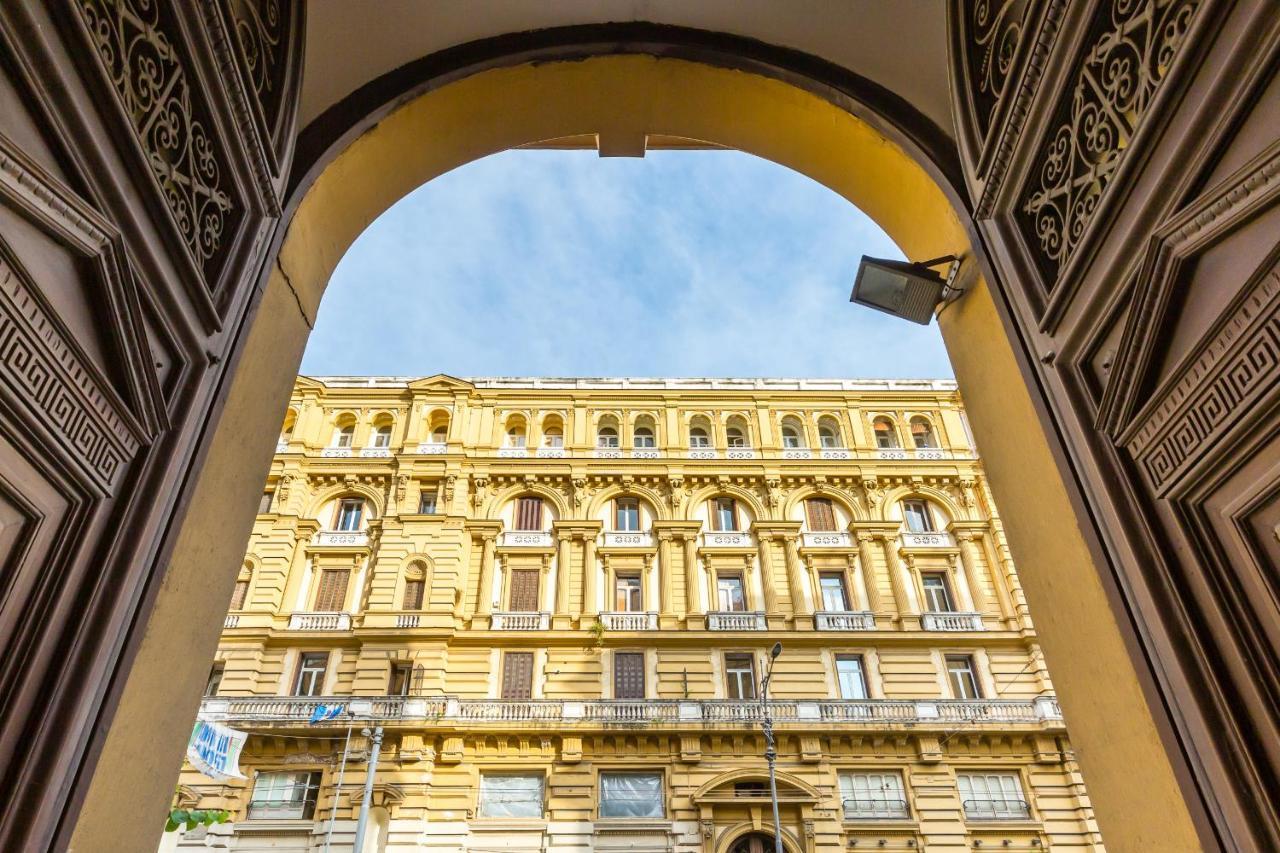 Rettifilo Family Apartment By Wonderful Italy Napoli Dış mekan fotoğraf